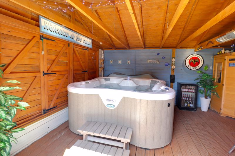 Hot Tub/Sauna Cabin